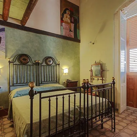 Henry's House Hotel Syracuse