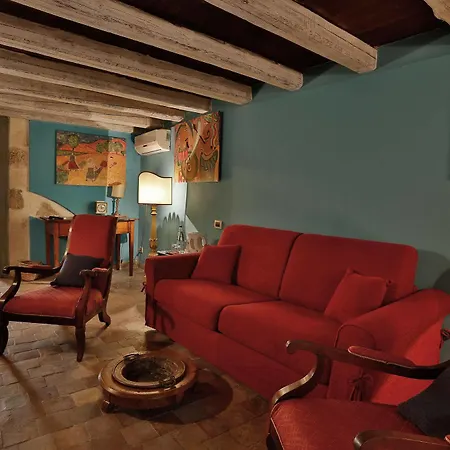 Hotel Henry's House 4*