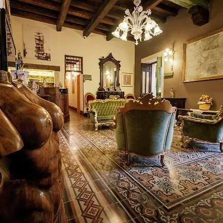 Hotel Henry's House 4*