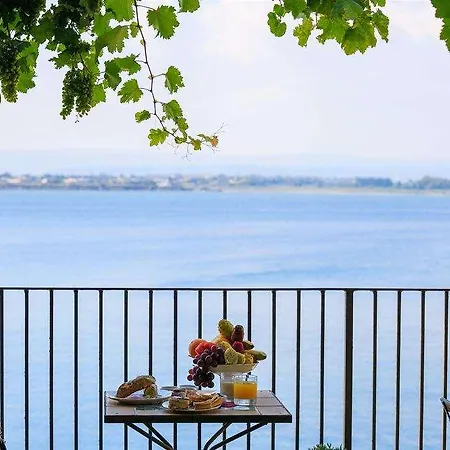 Henry's House Hotel 4*