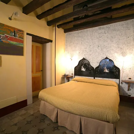 Szálloda Henry's House 4*