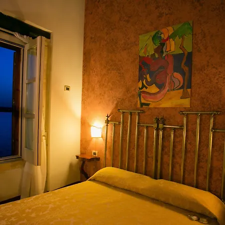 Henry's House Szálloda 4*