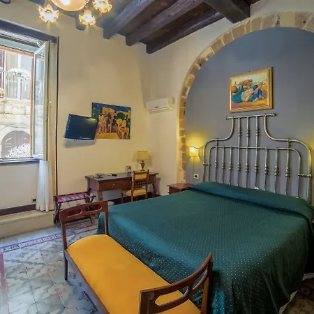 Henry's House 4* Szirakúza