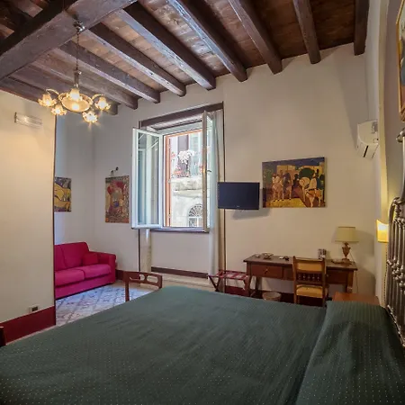 Henry's House 4* Szirakúza