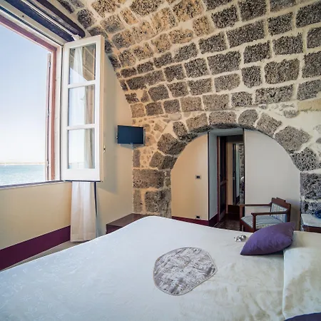 Henry's House 4* Szirakúza