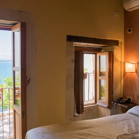 Henry's House Szálloda 4*