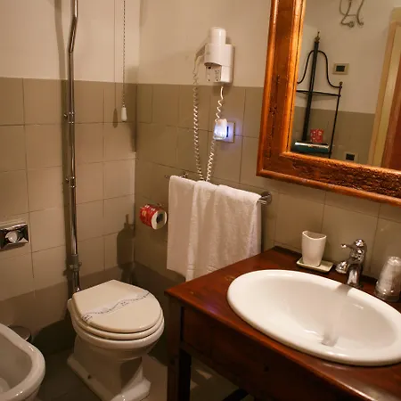 Henry's House 4* Szirakúza