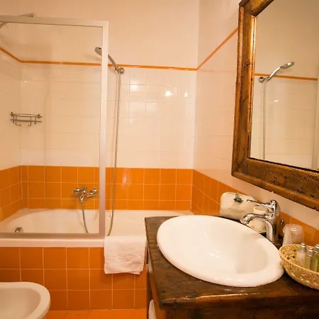 Henry's House Szálloda 4*