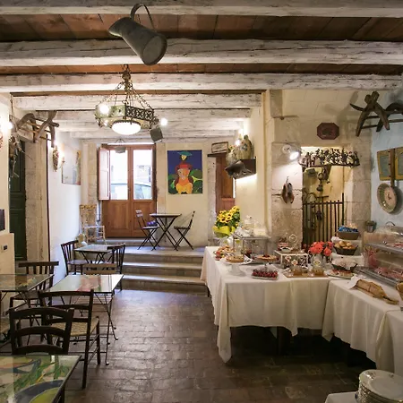 Henry's House 4* Szirakúza