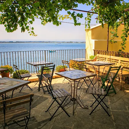 Henry's House Szálloda 4*