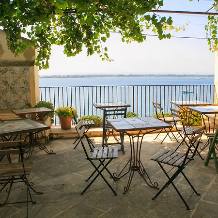 Henry's House Szirakúza