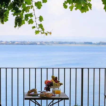 Henry's House Szálloda 4*