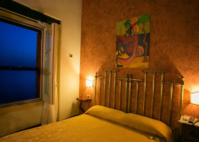 Henry's House Hotel 4*