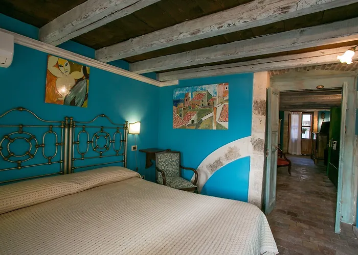 Henry's House Hotel Syracuse