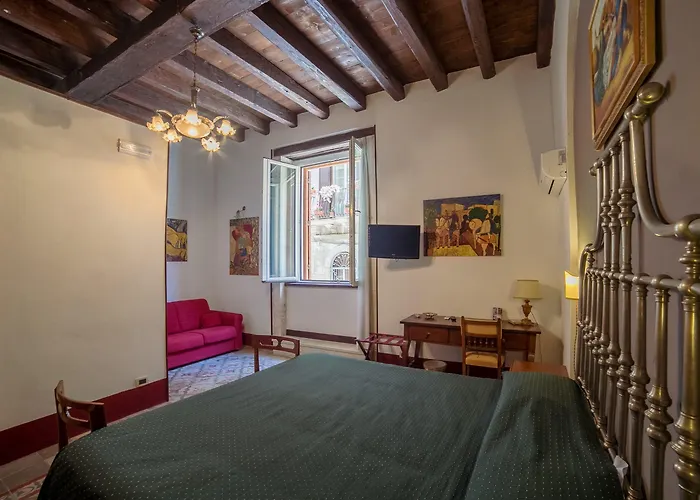 Henry's House 4* Syracuse