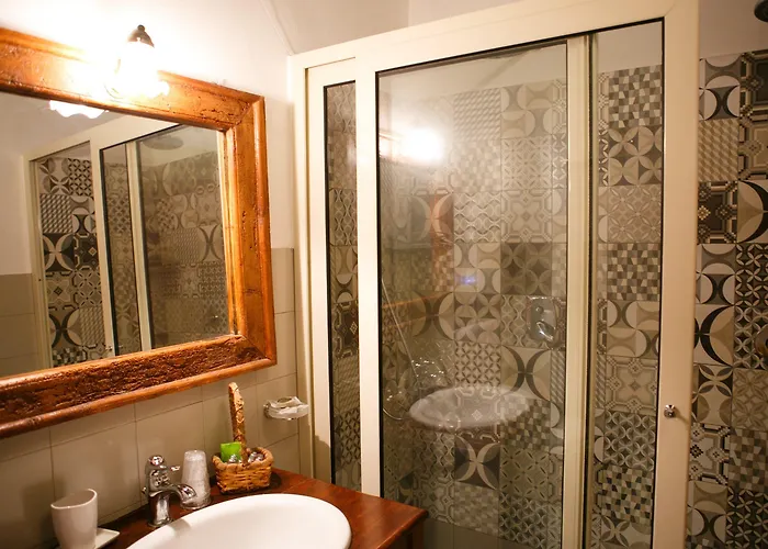 Henry's House Hotel Syracuse