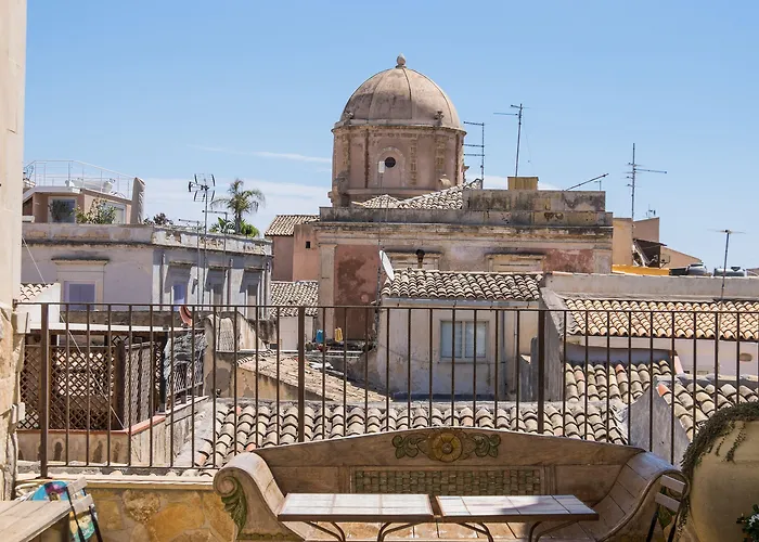 Henry's House Hotel Syracuse