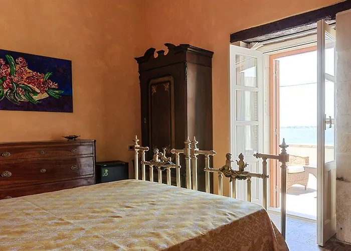 Henry's House Syracuse