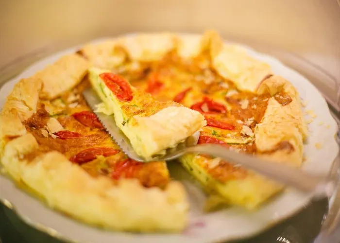 Henry's House Hotel 4*