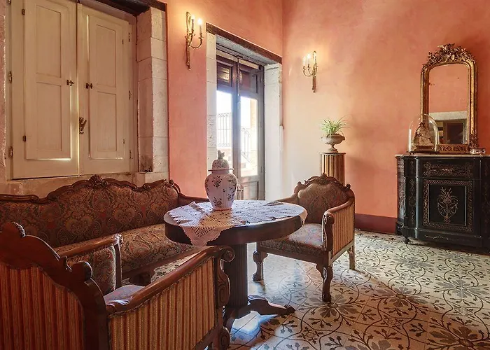 Henry's House Hotel Syracuse